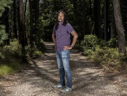 El escritor Colson Whitehead, en East Hampton (Nueva York).