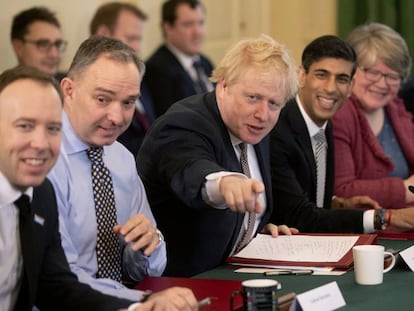 El primer ministro británico, Boris Johnson, con algunos miembros de su nuevo Ejecutivo.