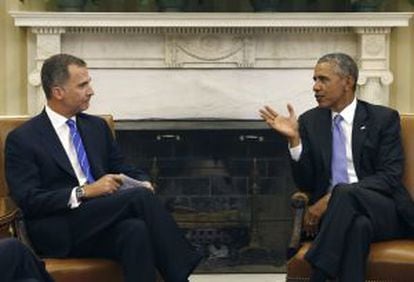 Obama s'adreça al rei Felipe VI al despatx oval de la Casa Blanca aquest dimarts.