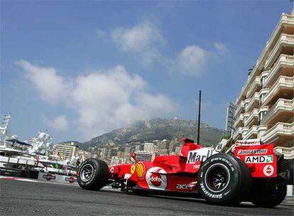 Ferrari exhibe publicidad de tabaco