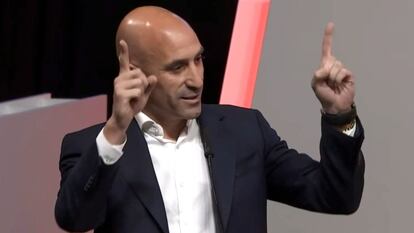 Luis Rubiales, durante su intervención en la asamblea general de la Federación de Fútbol.