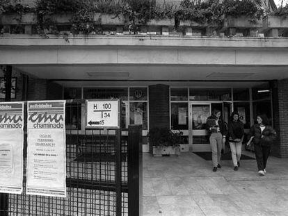 Entrada del colegio mayor Chaminade, en la Ciudad Universitaria, en una imagen de 1997.