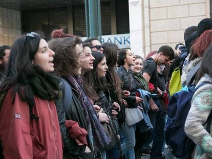Manifestación de estudiantes contra las políticas de austeridad en Atenas en 2017.