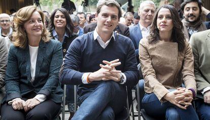 Carina Mejías, Albert Rivera e Inés Arrimadas en un acto en las autonómica.