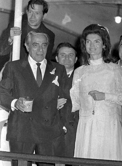 Jackie Kennedy, en 1968 en la isla griega de Scorpios, tras casarse con Onassis.