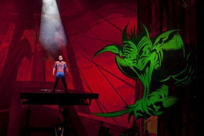 Una escena del musical neoyorquino <i>Spiderman: Apaga la oscuridad.</i>