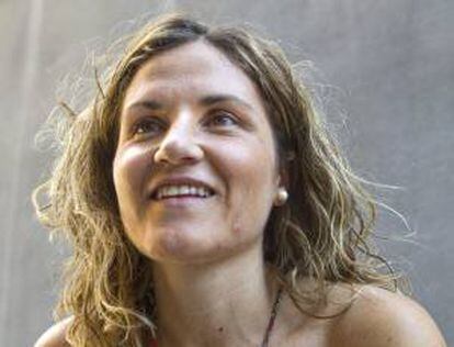 La psicóloga gerundense Silvia Congost, durante una entrevista con Efe en la que afirma que una persona con dependencia emocional tiene que reforzar antes su baja autoestima para así poder superar su "adicción", como Congost califica esta patología.