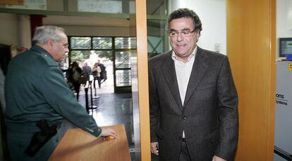 El promotor Enrique Ortiz, accede a los juzgados de Alicante, en una imagen de archivo.