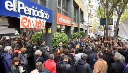 Trabajadores de Zeta protestan el año pasado ante la sede de 'El Periódico'