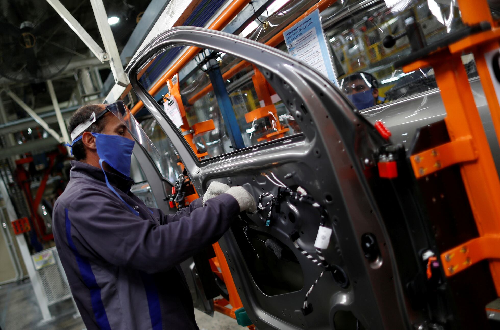 Retos y perspectivas del sector automotriz para el cierre del 2022