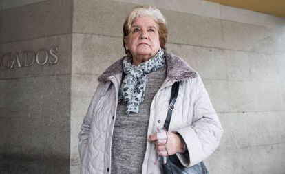 La activista y fundadora de la Federacion Galega de Axuda o Drogodependente, Carmen Avendaño a la salida del juzgado.