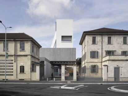 La torre blanca diseñada por Koolhaas.