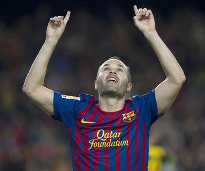 Iniesta celebra la consecución de un gol con el Barcelona.