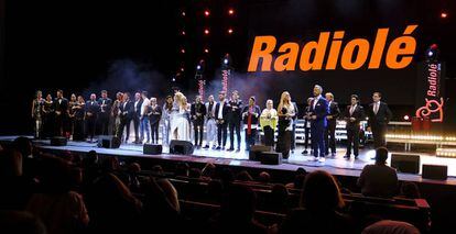 Foto de familia de los premiados por Radiolé.