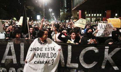 Marcha en São Paulo por la búsqueda de Amarildo de Souza. 