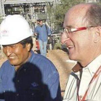 El presidente de Bolivia Evo Morales (y el presidente de Repsol, Antonio Brufau visitan el martes 1 de mayo de 2012 la nueva planta procesadora de gas de Campo Margarita, situado en el sur boliviano, que permitirá aumentar las exportaciones del energético hacia Argentina.