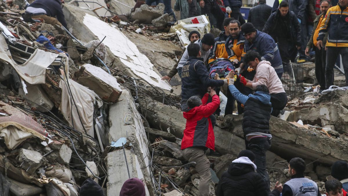 Vídeo | Terremoto en Turquía y Siria: las claves de la lucha contra reloj  en la búsqueda de supervivientes | Vídeos | EL PAÍS
