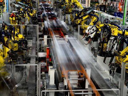 Robots en la línea de montaje de la planta de Seat en Martorell (Barcelona).