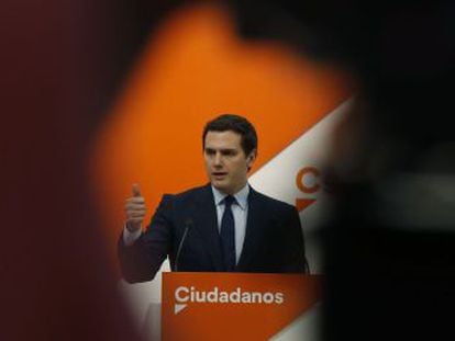 En el partido naranja son conscientes de su paradoja  una fuerza menor en escaños ejerciendo de enemigo de todos