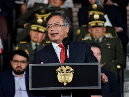 Gustavo Petro durante la toma de protesta de Henry Sanabria como director de la Policía Nacional en Bogotá, Colombia, el 19 de agosto 2022.