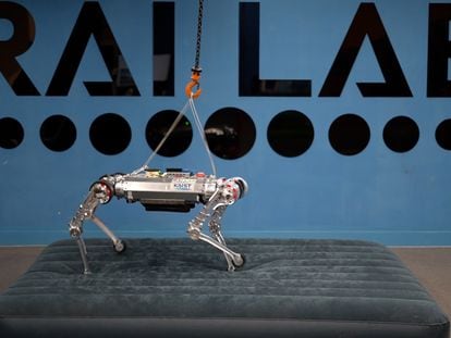 Una muestra de Raibo, un nuevo sistema de robot cuadrúpedo capaz de atravesar terrenos irregulares.