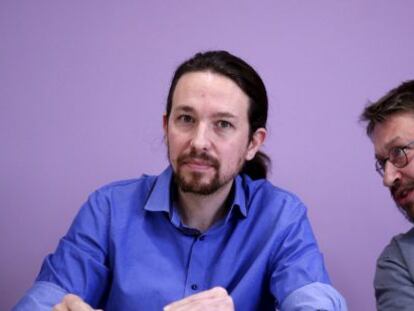 El l&iacute;der de Podemos, Pablo Iglesias, junto al cabeza de lista de En Com&uacute; Podem, Xavier Domenech.