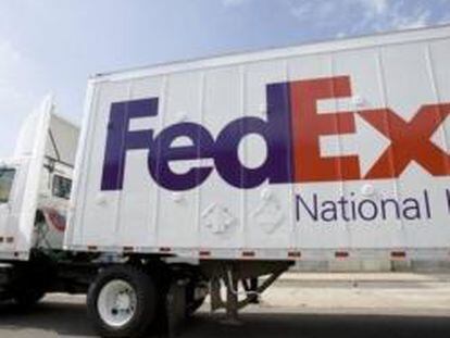 Camión de FedEx.