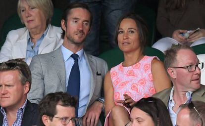 Pippa Middleton y su prometido, James Matthews, en Wimbledon, el 6 de julio de 2016.