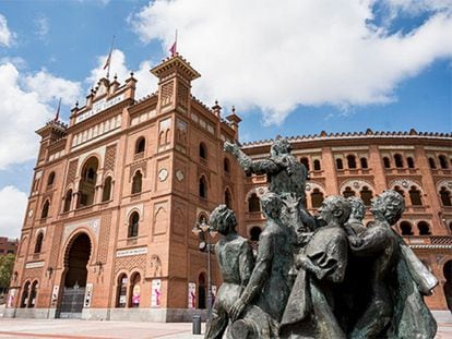 Monumento a Antonio Bienvenida, en la explanada exterior de Las Ventas.
