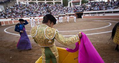 El matador Jos&eacute; Tom&aacute;s en la plaza de toros de Juriquilla, Estado de Quer&eacute;taro (M&eacute;xico).