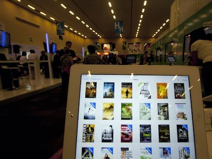 Un 'ebook' en la zona digital de la Feria Internacional del Libro de Guadalajara (México).