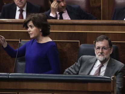 Mariano Rajoy y Soraya Sáenz de Santamaría, este miércoles en el Congreso.