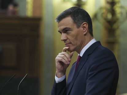 Pedro Sánchez, durante el primer día del debate de investidura que le permitió revalidar su permanencia en La Moncloa.