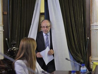 El alcalde de Ourense, Francisco Rodr&iacute;guez, ayer en el sal&oacute;n de plenos del Ayuntamiento.