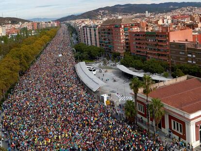 Miles de personas en la manifestación de este viernes en Barcelona para protestar por la sentencia del 'procés'.