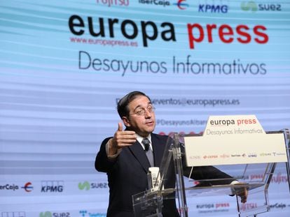 El ministro de Asuntos Exteriores, Unión Europea y Cooperación, José Manuel Albares, en un desayuno Informativo de Europa Press, en el Auditorio El Beatriz Madrid, este viernes.