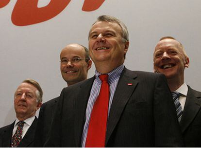 El presidente de E.ON, Wulf Bernotat, durante la presentación de resultados 2006.