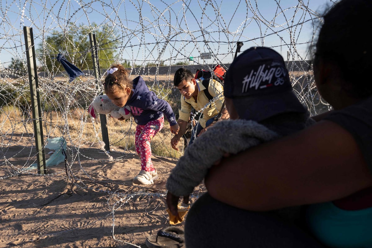 Biden y López Obrador reiteran compromiso con gestión migratoria “humana y ordenada” ante fin de Título 42 |  Internacional