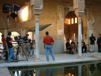 Un momento del rodaje del documental &#039;Morente sue&ntilde;a la Alhambra&#039;, en 2005.