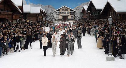 Chanel presenta su colección otoño/invierno 2019/2020 en la Semana de la Moda de París, este martes.