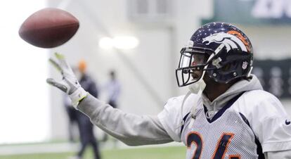 Champ Bailey de los Broncos de Denver.