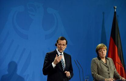 Rajoy rechazó las acusaciones de corrupción en presencia de Merkel