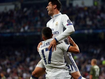 Lucas V&aacute;zquez y Morata celebran del gol del 5-1 contra el Legia en Champions. 