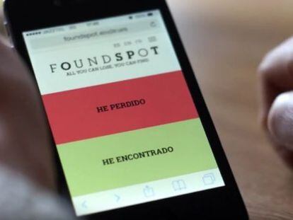 Un usuario utiliza la plataforma de Foundspot, donde se registra la p&eacute;rdida o hallazgo de un objeto o mascota.