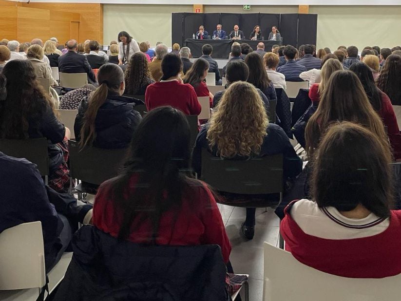Críticas al uso del Ayuntamiento de Valencia por Vox para organizar una charla antiabortista con estudiantes