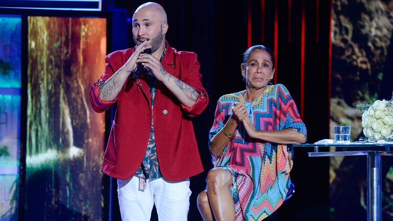 Isabel Pantoja y su hijo Kiko Rivera, en el plató de 'Supervivientes' en Madrid en julio de 2019.