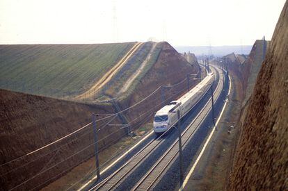 El Tren de Alta Velocidad AVE Madrid-Sevilla. 