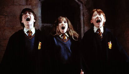 Harry Potter, Hermione Granger, i Ron Weasley a la primera entrega de la saga