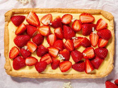 Repostería para principiantes: receta fácil de tarta de fresas y crema