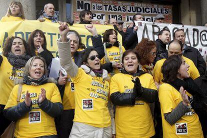 Protesta de los funcionarios de justicia contra los recortes en 2012.